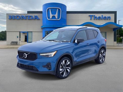 Used 2023 Volvo XC40 B5 Ultimate w/ Protection Package Premier image 2