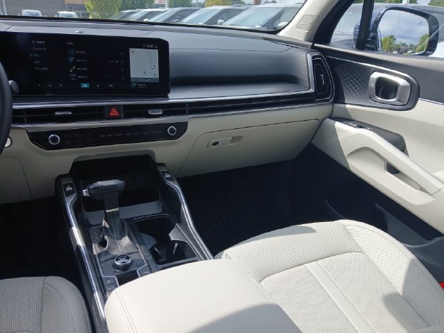 Certified 2024 Kia Sorento S FWD image 13