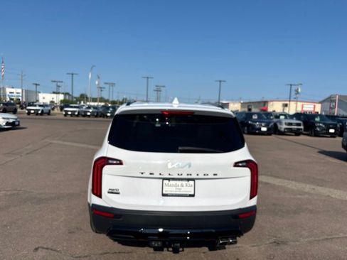 Used 2022 Kia Telluride SX w/ SX Prestige Package AWD/4WD image 6