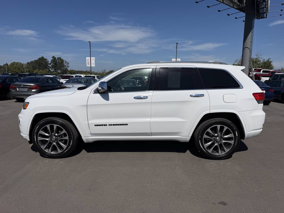 Used 2018 Jeep Grand Cherokee Overland AWD/4WD image 5