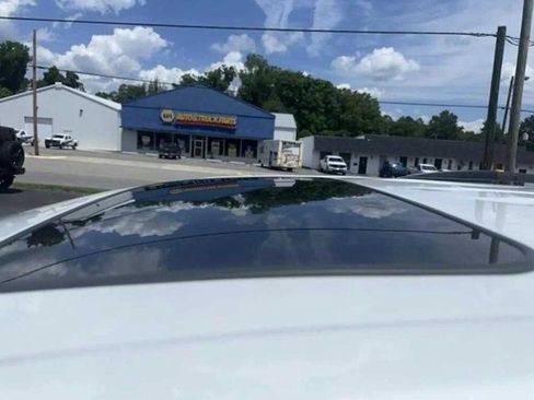 Used 2023 Toyota Sienna XLE image 16