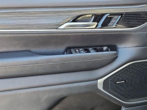 Used 2023 Jeep Wagoneer Series III w/ Preferred Equipment Group image 13