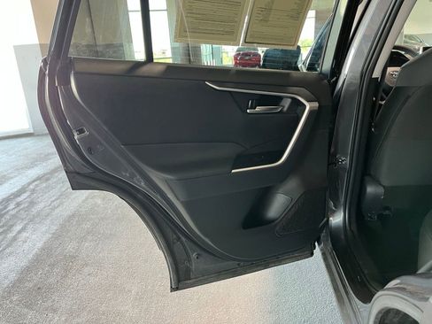 Used 2025 Toyota RAV4 XLE AWD/4WD image 32