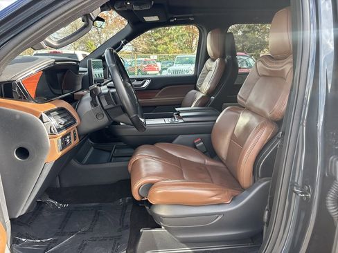 Certified 2022 Lincoln Navigator Reserve image 11