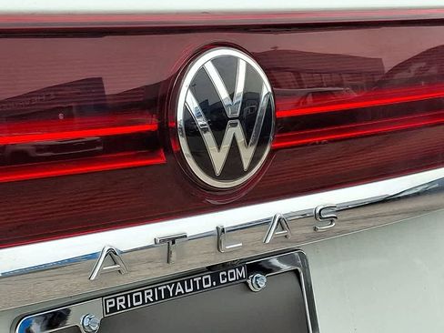 Used 2024 Volkswagen Atlas SE image 28
