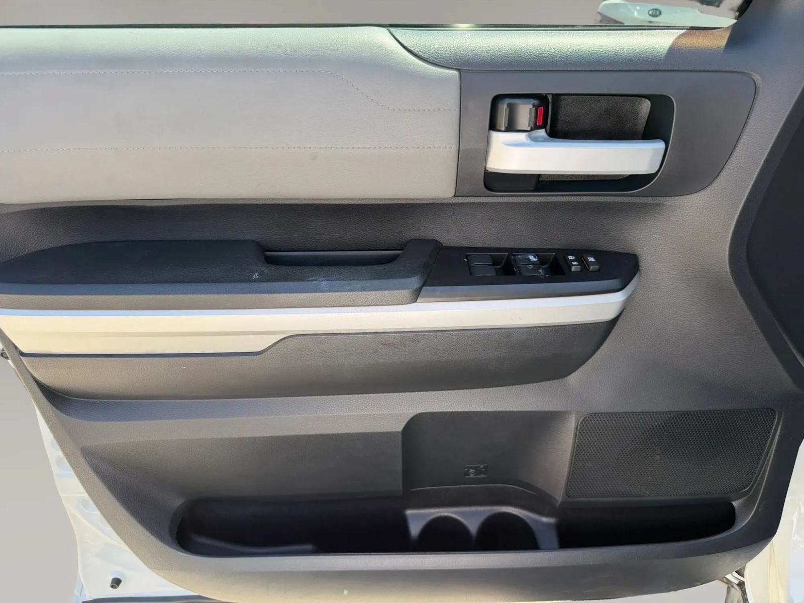 Used 2015 Toyota Tundra Limited RWD image 11