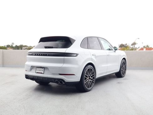 New 2026 Porsche Cayenne AWD/4WD image 9