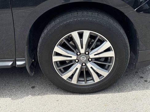 Used 2020 Nissan Pathfinder SV FWD image 10