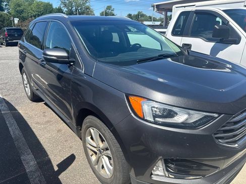 Used 2019 Ford Edge SEL w/ Equipment Group 201A FWD image 3