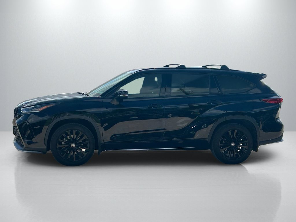 Used 2023 Toyota Highlander XSE FWD image 8