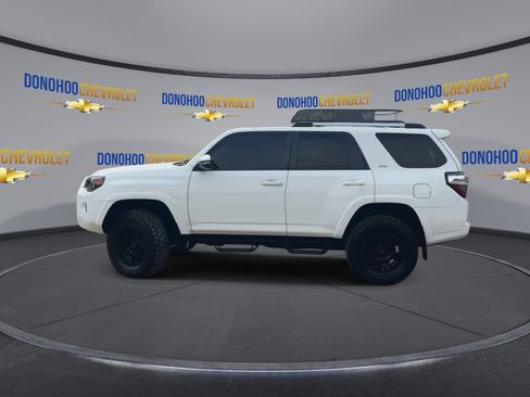 Used 2021 Toyota 4Runner SR5 Premium w/ Moonroof Package AWD/4WD image 8