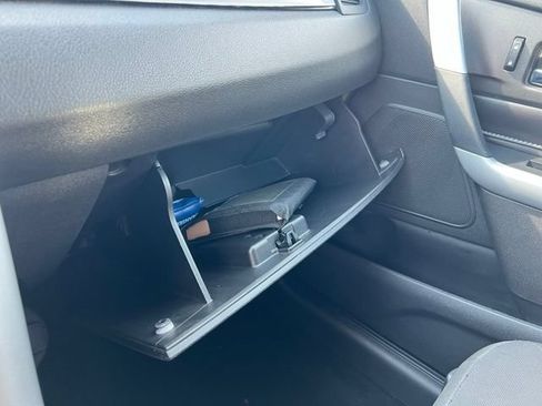 Used 2013 Ford Edge SE FWD image 16