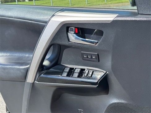 Used 2017 Toyota RAV4 Limited image 16