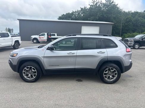 Used 2022 Jeep Cherokee Trailhawk w/ Premium Leather Package AWD/4WD image 6