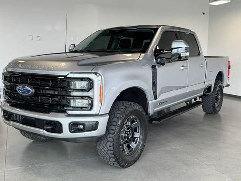 Used 2023 Ford F350 Lariat w/ Lariat Ultimate Package AWD/4WD image 3