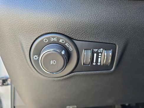 New 2026 Jeep Compass Latitude image 28