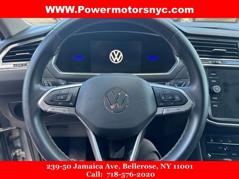 Used 2022 Volkswagen Tiguan SE w/ Panoramic Sunroof Package image 21