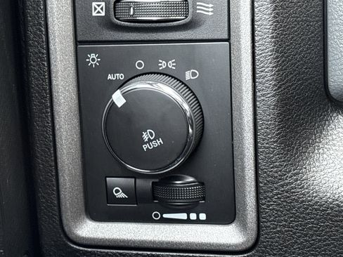 Used 2019 RAM 1500 Express image 30