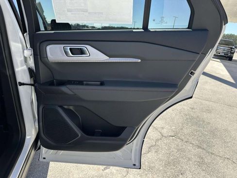 New 2025 Ford Explorer Active w/ Active Comfort Package image 16