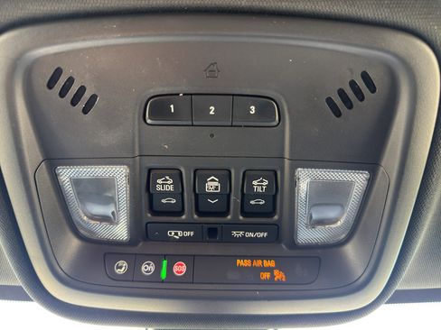 Used 2022 Chevrolet Traverse Premier w/ Redline Edition AWD/4WD image 39