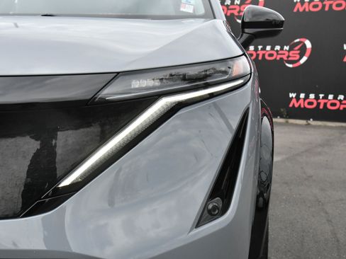 Used 2024 Nissan Ariya AWD image 11