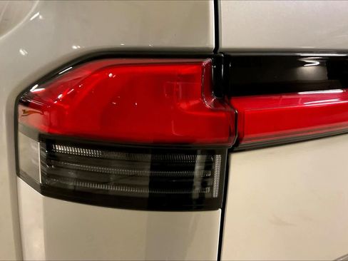 Used 2024 Lexus GX 550 image 26