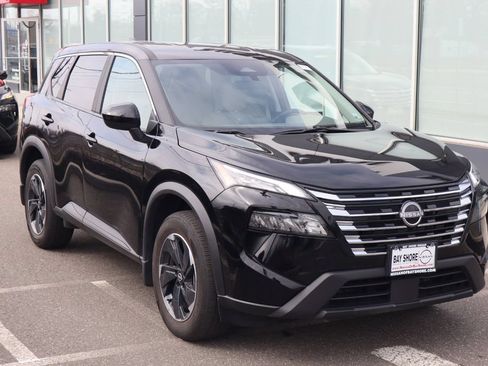 Certified 2025 Nissan Rogue SV AWD/4WD image 4