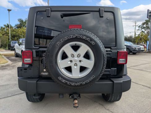 Used 2018 Jeep Wrangler Unlimited Sport S image 5