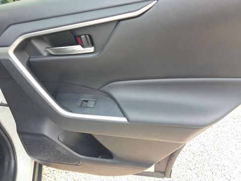 Certified 2021 Toyota RAV4 XLE AWD/4WD image 16