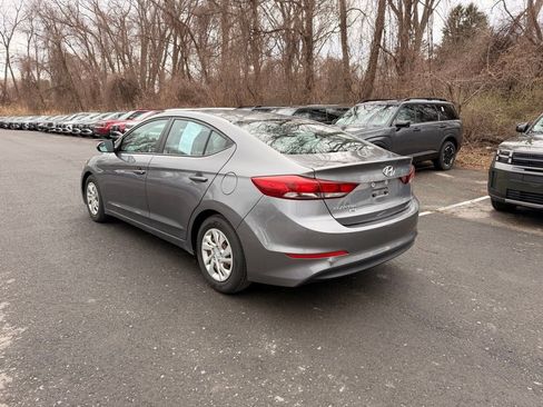Used 2018 Hyundai Elantra SE FWD image 6