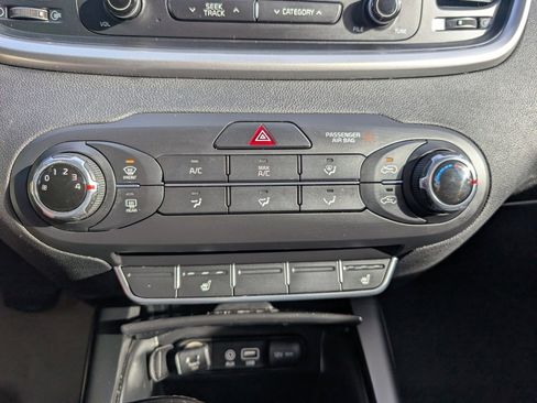 Used 2016 Kia Sorento LX w/ LX Convenience Package image 22