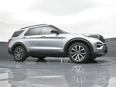 Used 2023 Ford Explorer ST-Line w/ Class IV Trailer Tow Package image 23