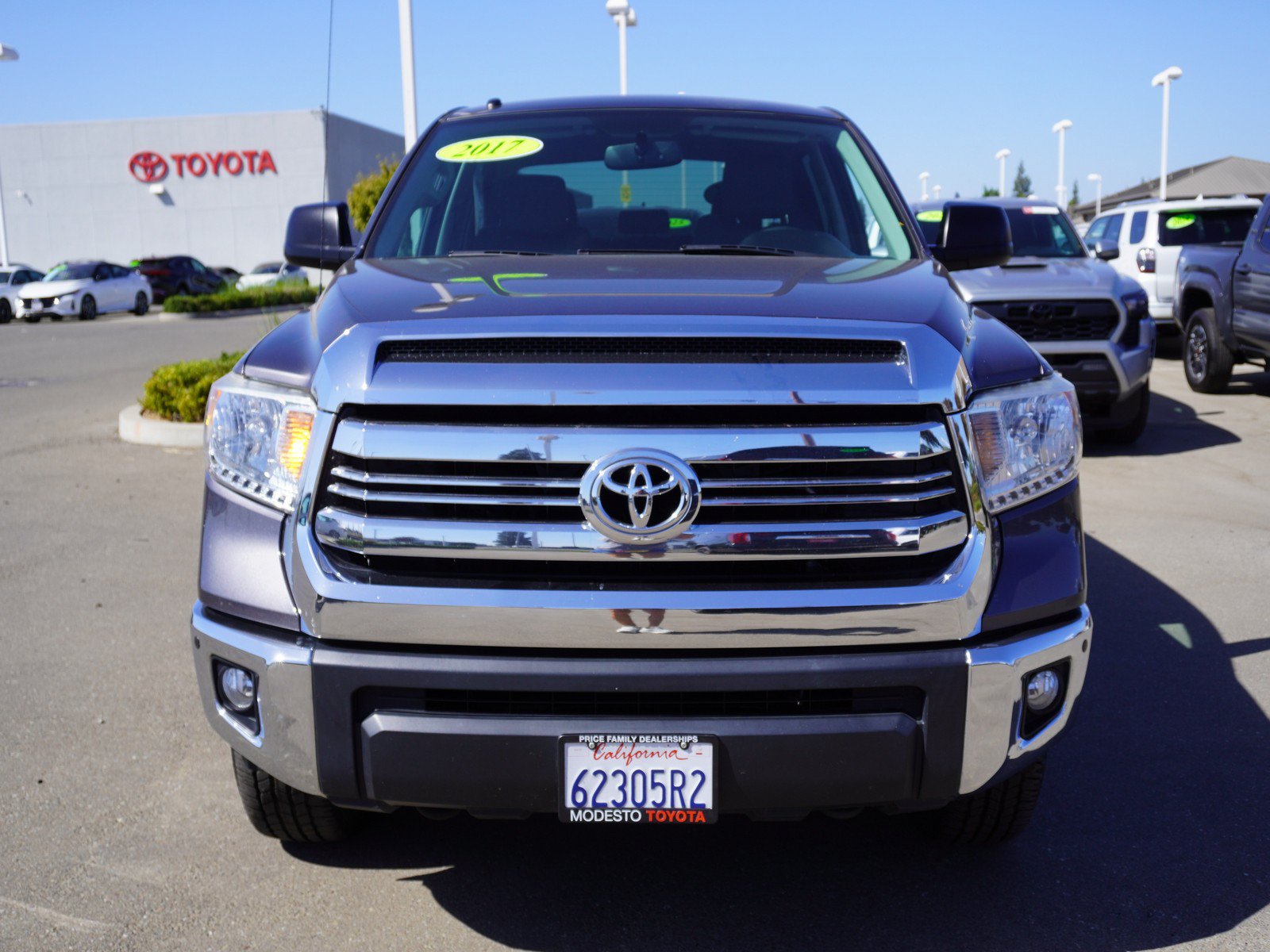Used 2017 Toyota Tundra SR5 w/ TRD Off Road Package AWD/4WD image 7