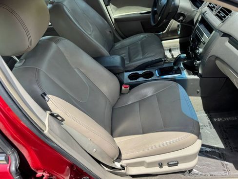 Used 2012 Ford Fusion Hybrid FWD image 22