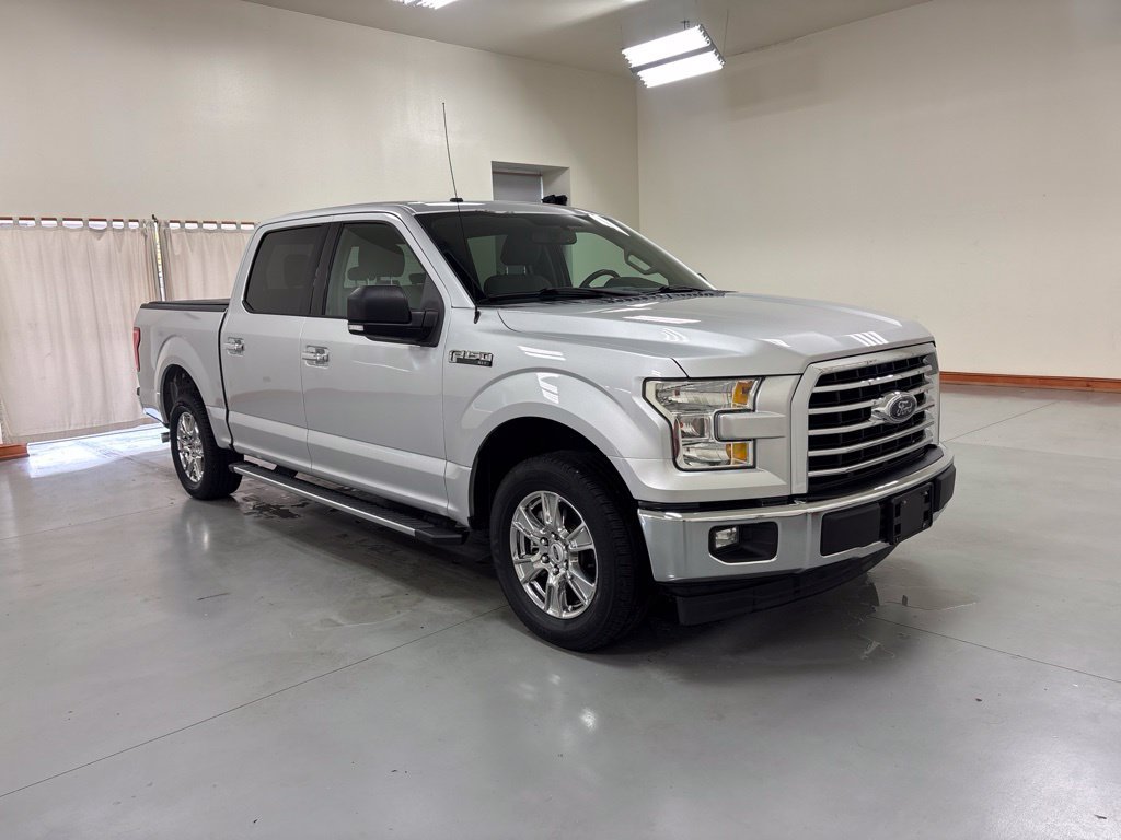 Used 2017 Ford F150 XLT w/ Equipment Group 302A Luxury RWD image 2