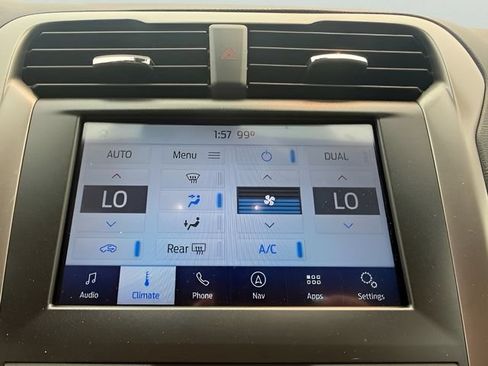 Used 2020 Ford Fusion SE FWD image 15