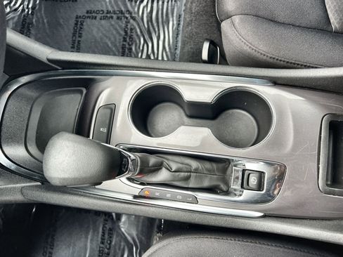 Used 2022 Chevrolet Malibu LT image 21