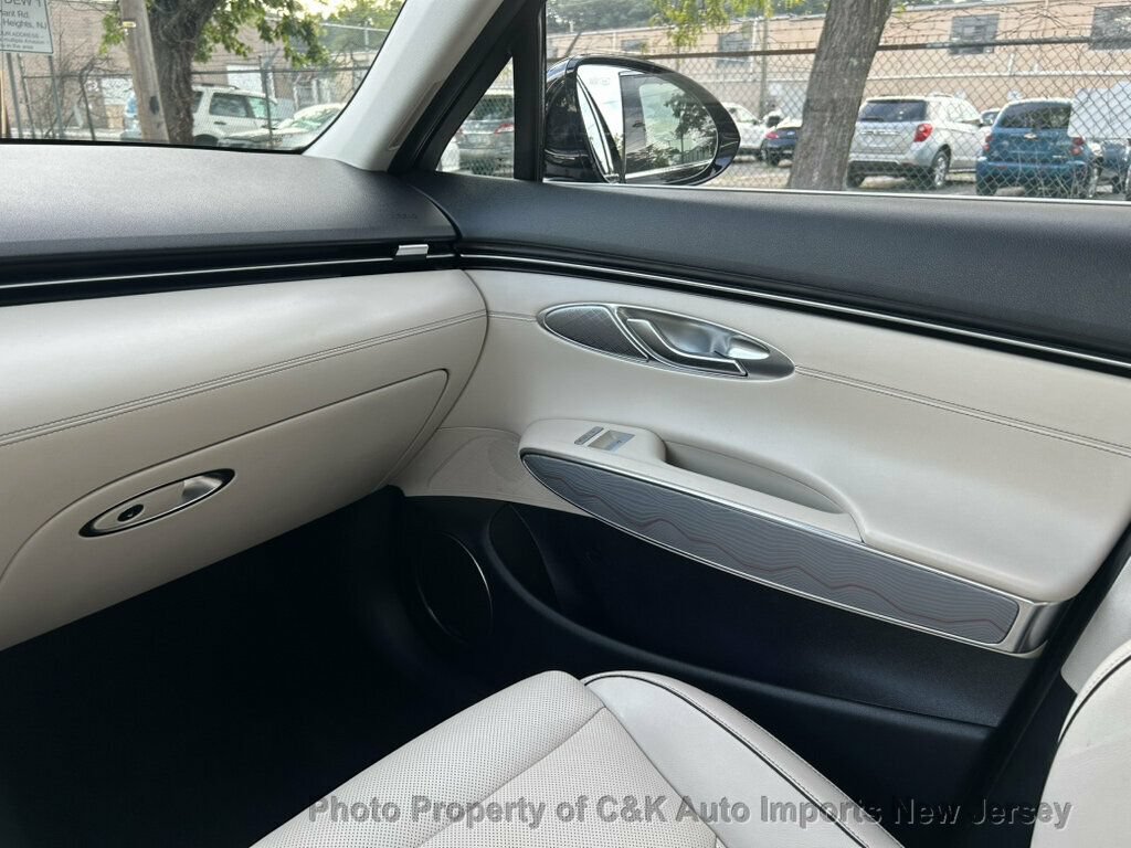 Used 2022 Genesis GV70 2.5T w/ Advanced Package AWD/4WD image 40