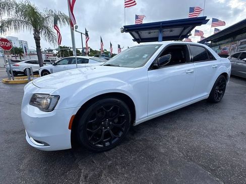 Used 2019 Chrysler 300 Touring w/ Sport Appearance Package RWD image 13