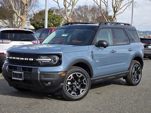 New 2025 Ford Bronco Sport Outer Banks w/ Outer Banks Tech Package+ image 2