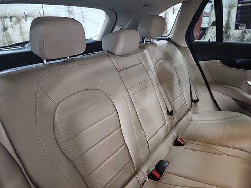 Used 2019 Mercedes-Benz GLC 300 4MATIC image 12