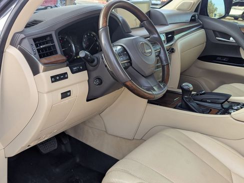 Used 2016 Lexus LX 570 4WD image 13