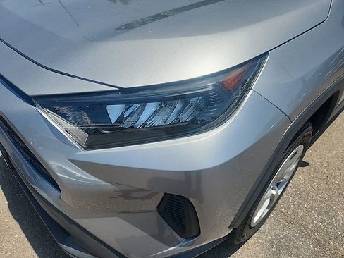 Used 2020 Toyota RAV4 LE w/ Carpet Mat Package AWD/4WD image 5