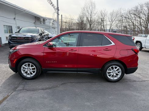 Used 2023 Chevrolet Equinox LT AWD/4WD image 2