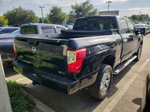Used 2017 Nissan Titan SV RWD image 3