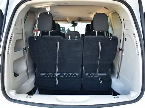 Used 2023 Chrysler Voyager LX FWD image 24
