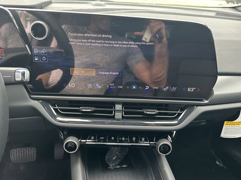 New 2025 Chevrolet Equinox EV RS image 14