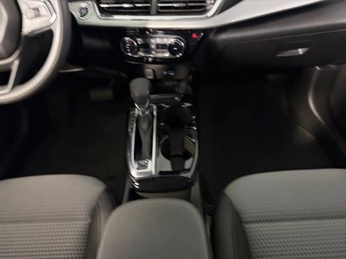 Used 2025 Chevrolet Trax LT FWD image 17