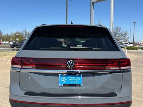 New 2026 Volkswagen Atlas SE FWD image 6