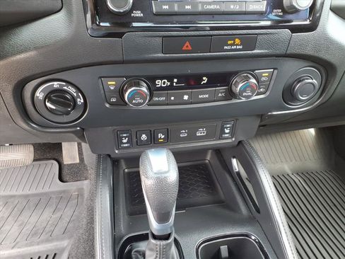 Used 2022 Nissan Frontier PRO-4X w/ Pro-4X Premium Package image 21